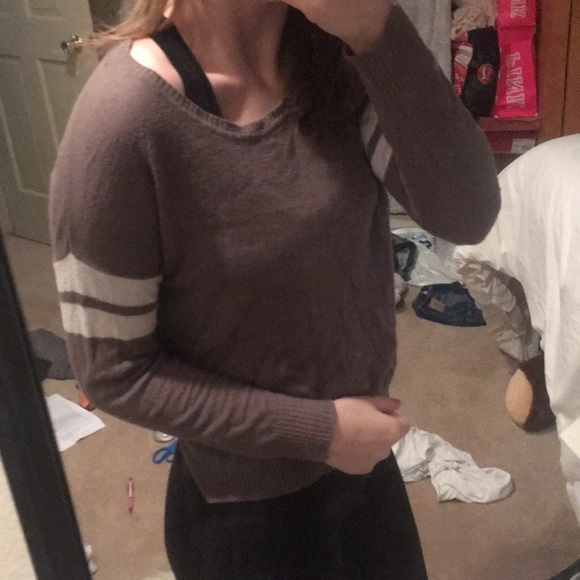 olive green sweater - Picture 1 of 3